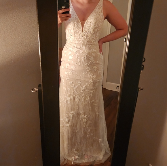 Claremont wedding gown by Bhldn (Anthropologie), size 2, lace - Picture 3 of 8
